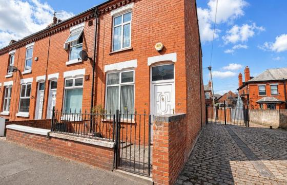 End-terraced property refurbishment project in Edgeley photo