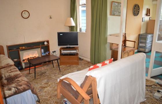 Under Offer, Property for modernisation in Wimborne photo