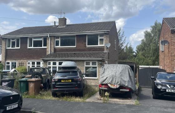 Requires modernisation in Swadlincote photo