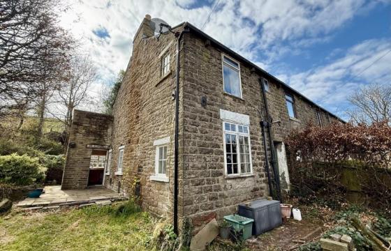 Cottage is need of full refurbishment in High Peak photo