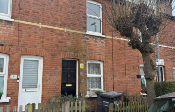 Mid-Terrace House For Improvement in Tonbridge photo