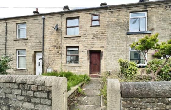 Cottage in need of modernisation in Bolton photo