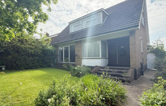 Detached House For Improvement in Billericay photo