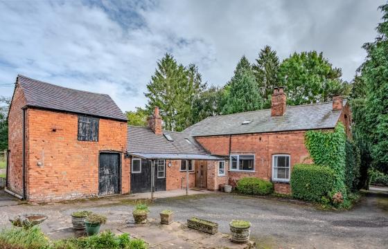 Redevelopment opportunity in Dodford photo