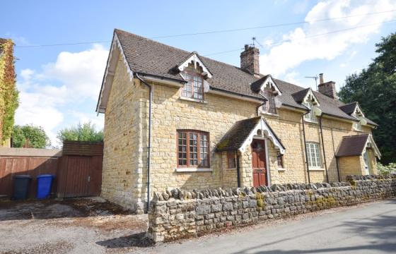 Cottage for modernisation in Milton Keynes photo