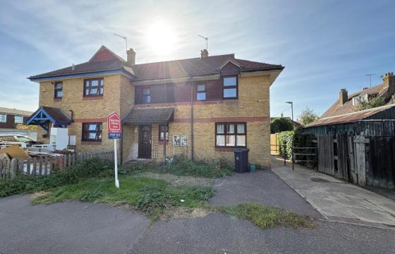 Detached house in need of modernisation in Maldon photo