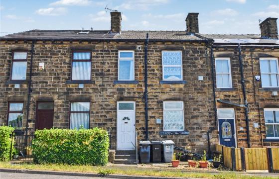 Terrace does require a full renovation in Leeds photo