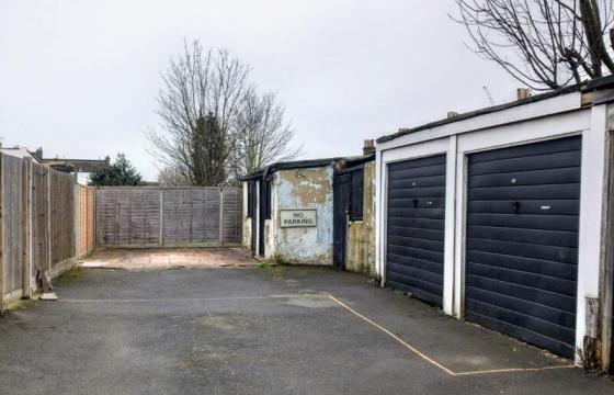 Land for sale in Croydon photo