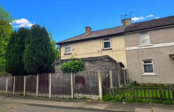 The property requires a program of refurbishment in Bradford photo