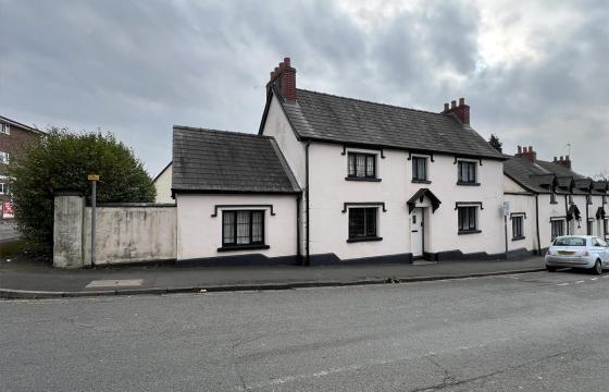 Renovation potential in Newport photo