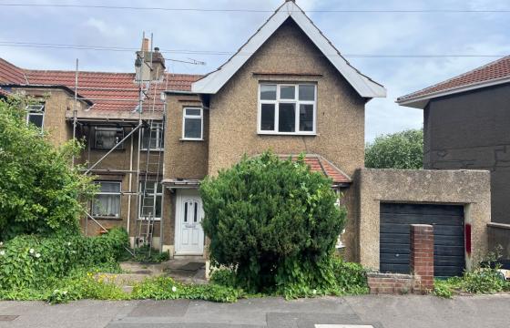 The property requires some refurbishment in Easton photo