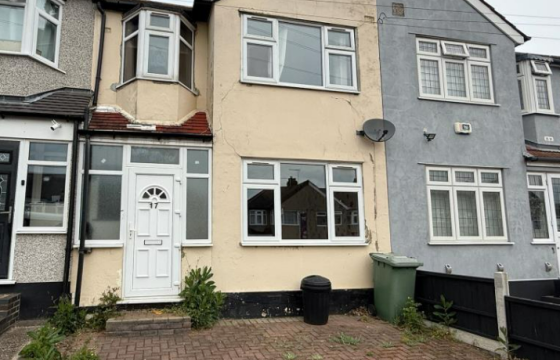 Mid-Terrace House For Improvement in Romford photo