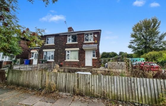 Property requires refurbishment in Ashton-under-Lyne photo