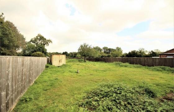 Land for sale in Chalfont St Peter photo