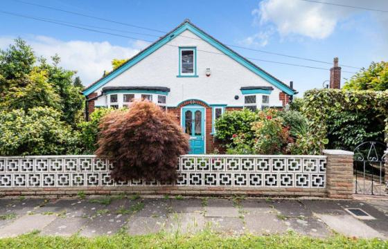 Under Offer, Property for modernisation in Middlesex photo