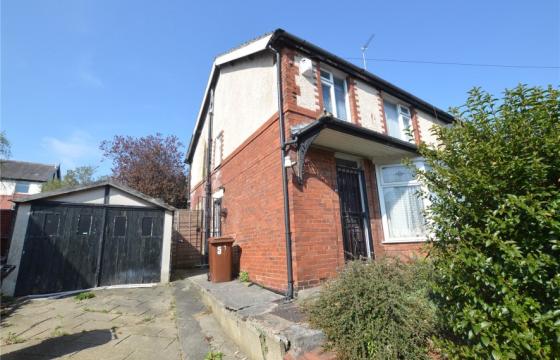 The property requires modernisation in Leeds photo