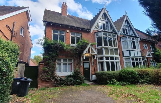 Semi-detached house is in need of refurbishment in Moseley photo