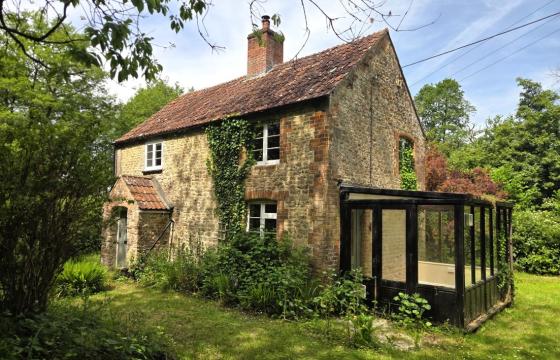 Cottage for modernisation in Frome photo