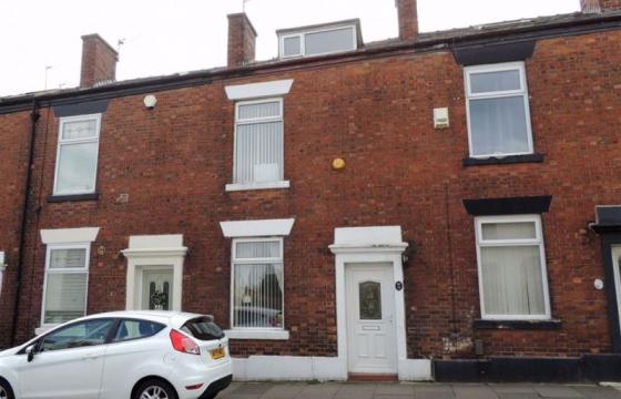 Property for modernisation in Haughton Green photo