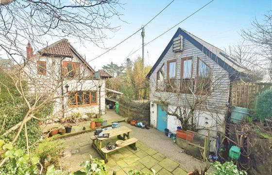 Requiring updating & modernisation in Ash Thomas photo