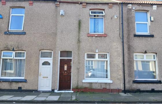 The property requires full refurbishment in Cleveland photo