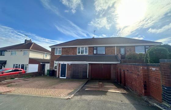 Property in need of modernisation in photo