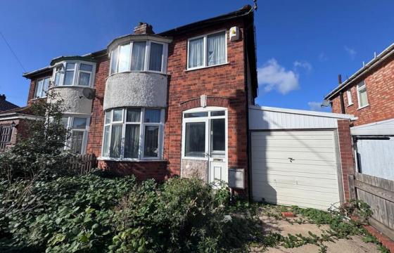 In need of renovation in Leicester photo