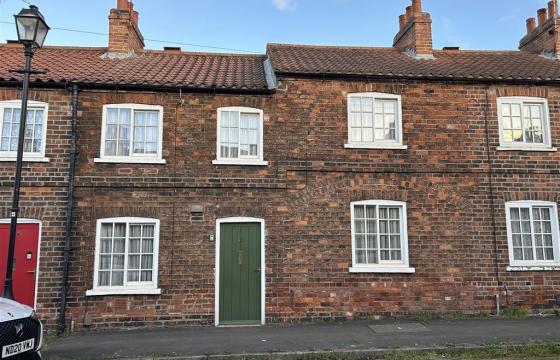 Mid terrace house requiring modernisation in SCUNTHORPE photo