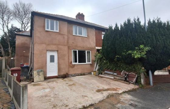 Property for light refurbishment in Prescot photo