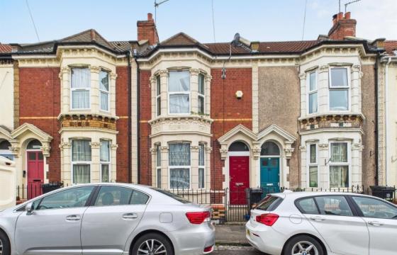 Opportunity to renovate in Easton photo