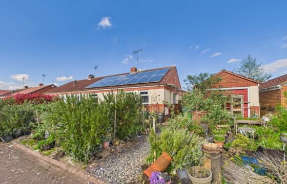 Bungalow requiring a programme of updating in Driffield photo