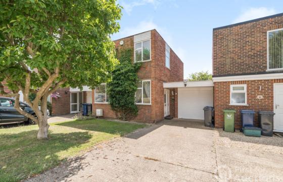 House Requiring Modernisation in Bourne End photo