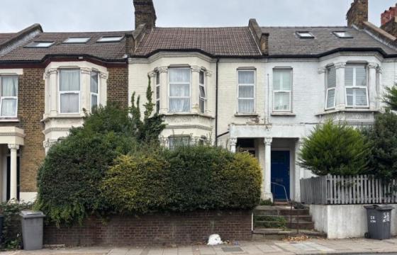 House requires a program of refurbishment in Harlesden photo