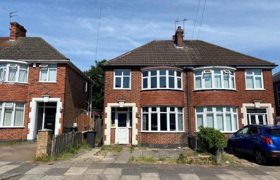 Property for modernisation in Aylestone photo