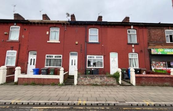 House requiring refurbishment in Droylsden photo