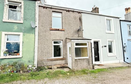 Terraced house for modernisation in Frizington photo