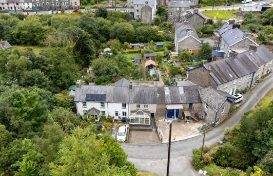 The property would benefit from modernising in Machynlleth photo