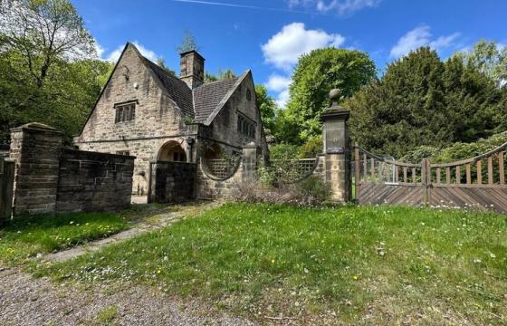 Requires a scheme of modernisation in Heanor photo