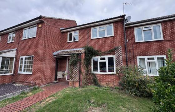 A mid terraced property requiring modernisation in Huntingdon photo