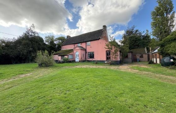 Farmhouse in need of full renovation and modernisation in Norwich photo
