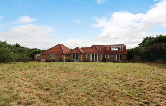 Property for renovation in Welton photo