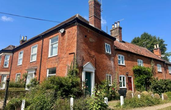 Property requiring modernisation in Woodbridge photo