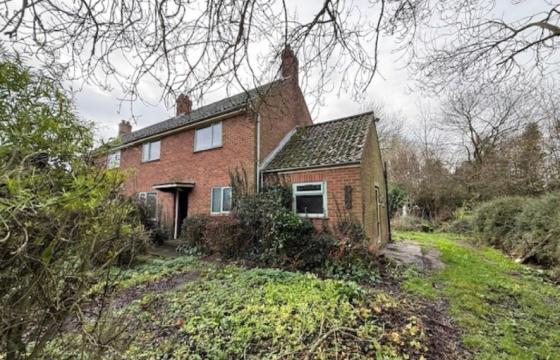 House requiring modernisation in Norwich photo