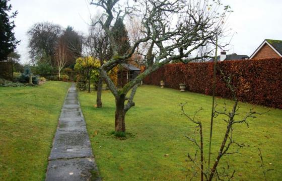 Under Offer, Property for renovation in Northampton photo