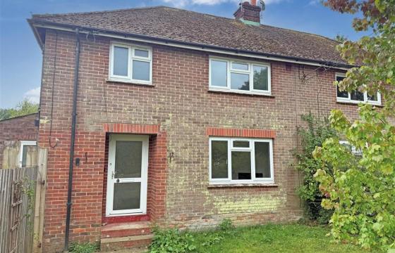 House requiring modernisation in ALRESFORD photo