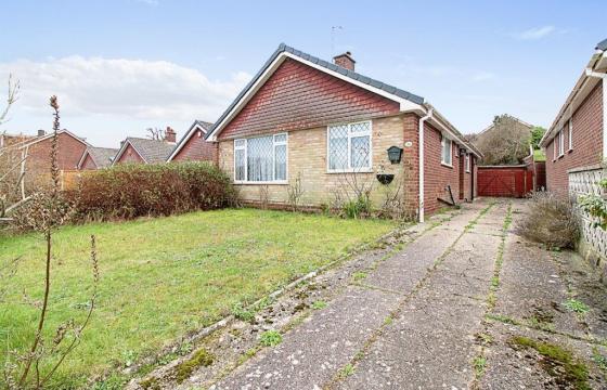 RENOVATION POTENTIAL in Southampton photo