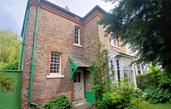 It requires full refurbishment in Middlesbrough photo