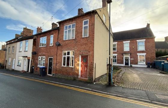 The property is in need of refurbishment in Stoke-on-Trent photo