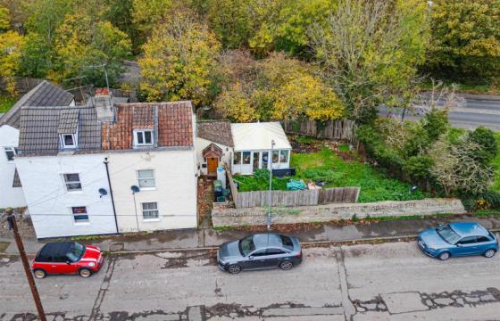 COTTAGE FOR UPDATING | EXTEND in Keynsham photo