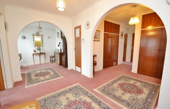 Under Offer, Property for modernisation in Ferndown photo